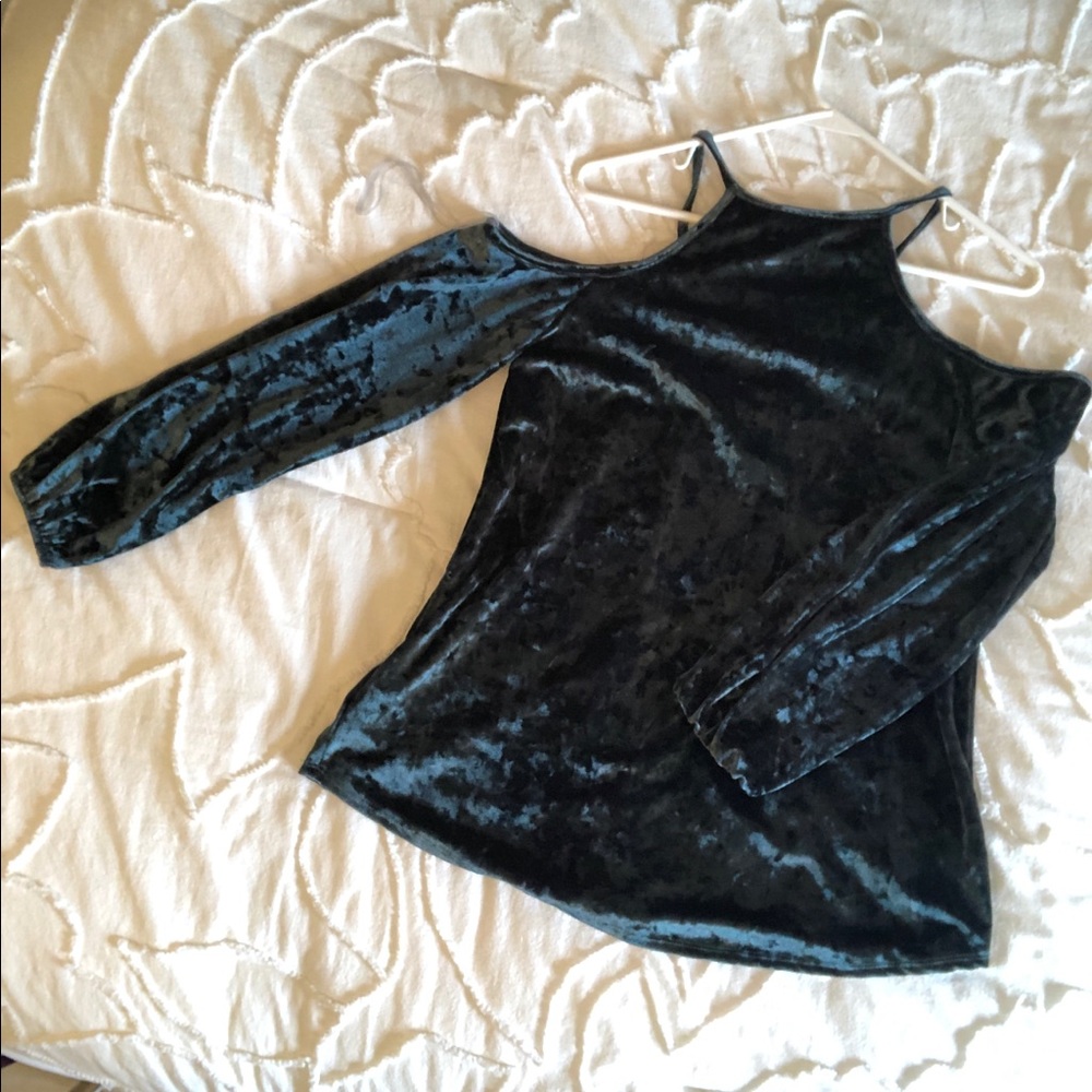 Long sleeve velvet off the shoulder top